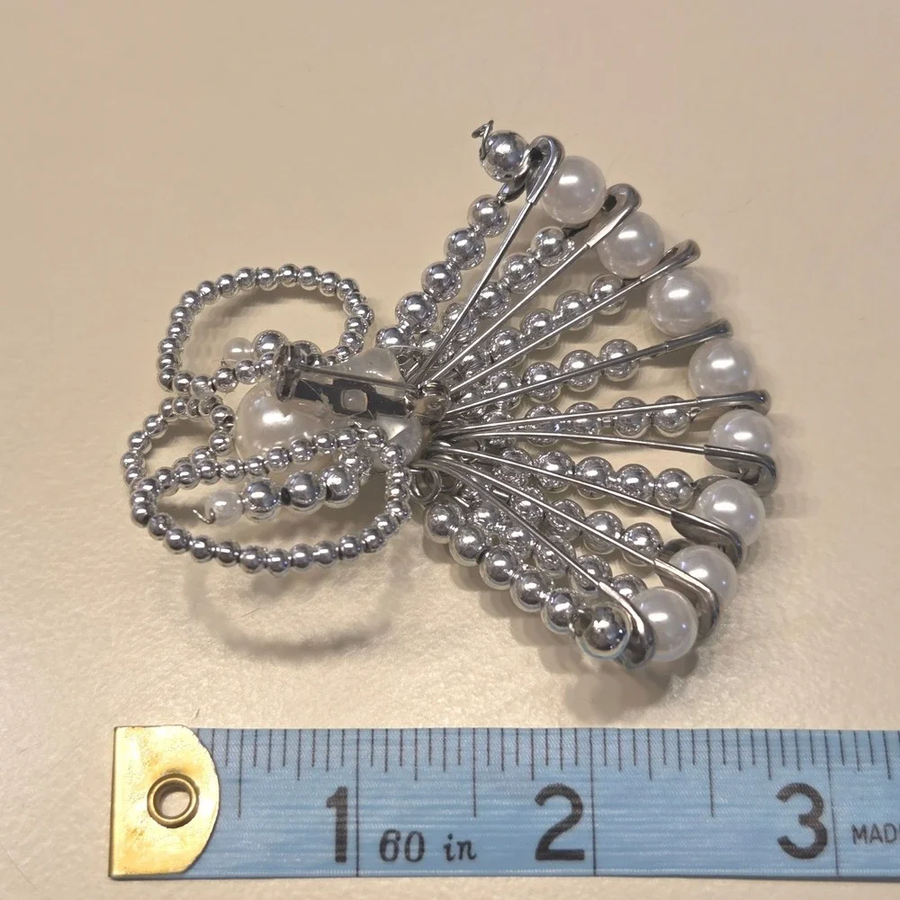 Vintage Handmade Angel‎ Pin Brooch Silver Tone Faux Pearl Wings Skirt Christmas